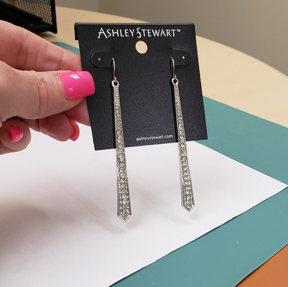 Ashley Stewart, NWT, silver tone clear rhinestones bar dangle pierced earrings - Picture 4 of 10